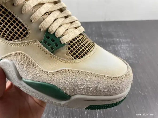 4 AIR YEAR
